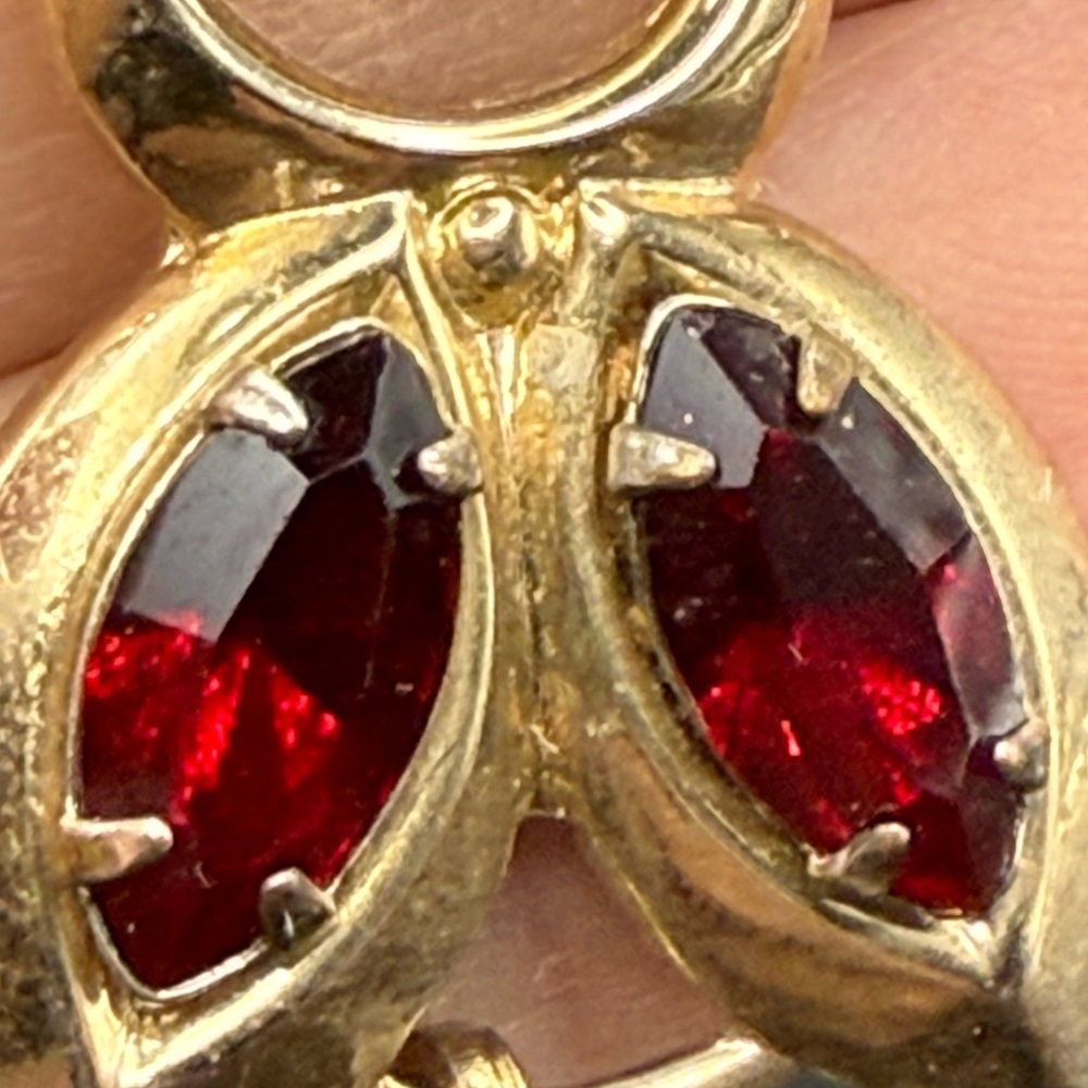 PRICE IS FIRM - Pyrope Garnet Vintage Edwardian 10K/Platinum Waterfall Brooch - Picture 2 of 16